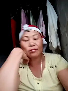 NyloveSquirt live