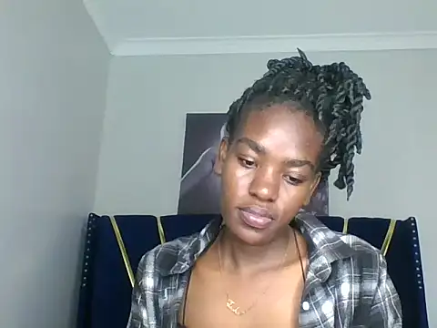 Lola_Allure live