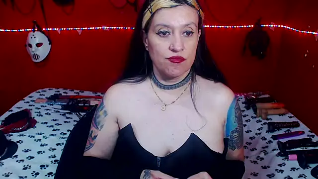MATURE_Randy live