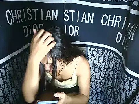Pretty_christine01 live