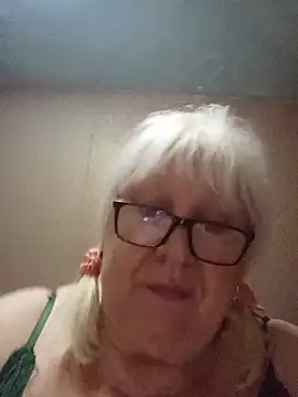 Alexia64231 live