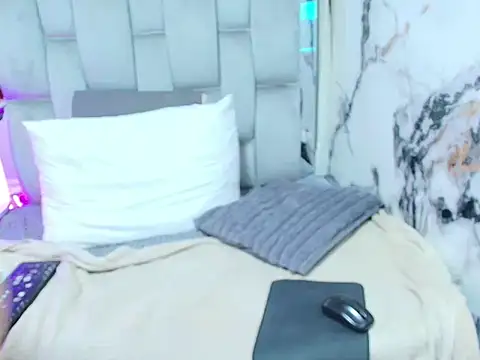 chloee_V live