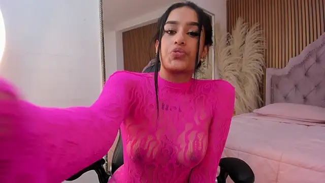 KourtneyAndrews live