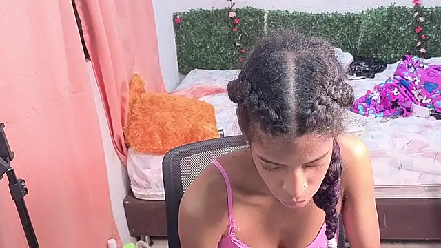 thianahorny live