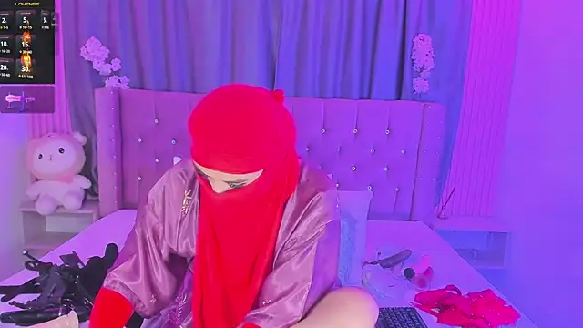 Nayla-Mouna live