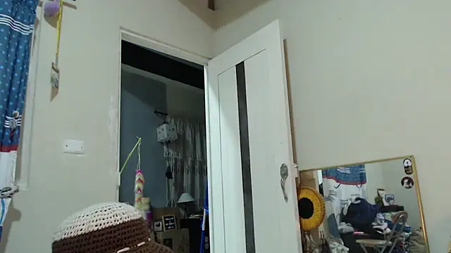 AlinaWoolf_ live