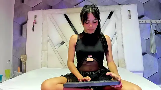 AxelAndCloe live