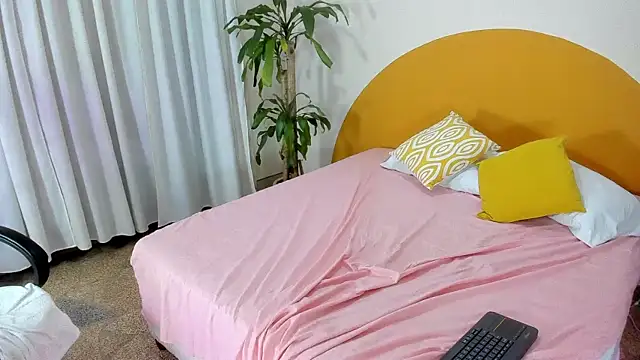 Samantha_Lenox live