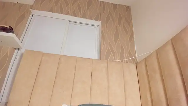 NhoanBrunette live