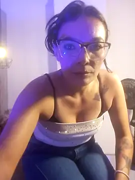 LunaArias live