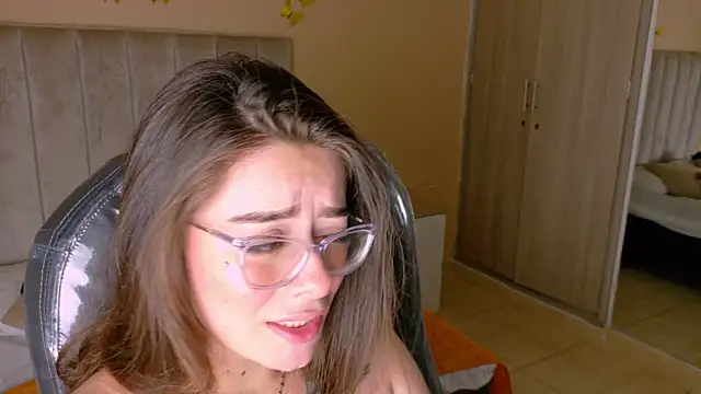 Charlotte_Olsen_ live