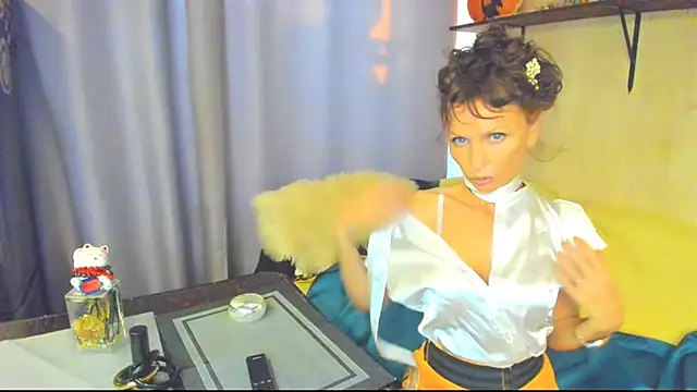 Elizabe_th live