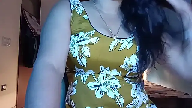 YourDesi_Laila_ live