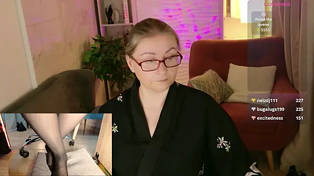 Alexandra_Kind live