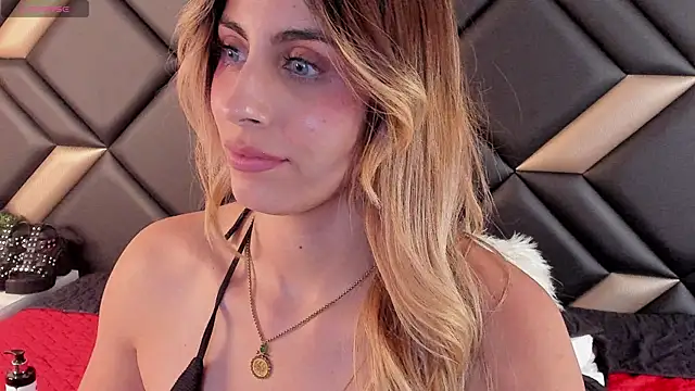 AdrianaHarlow live
