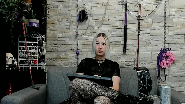 Miss_Kaz live