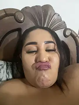 Valentina_Tilly live
