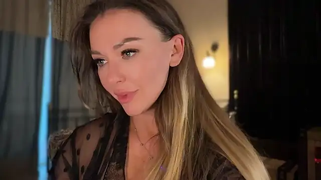 Untamed_Reina live