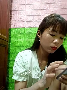 AmyLinee01 live
