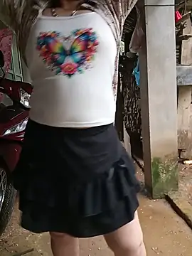 tuyet-nhi live