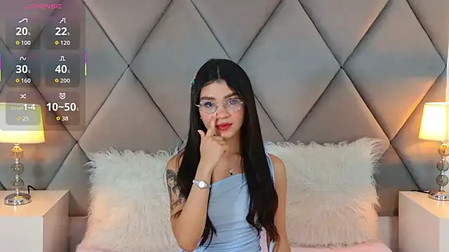 OliviaDiaz live