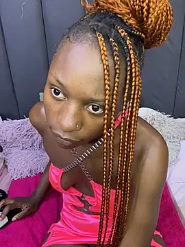 LonelyQueenxx25 live