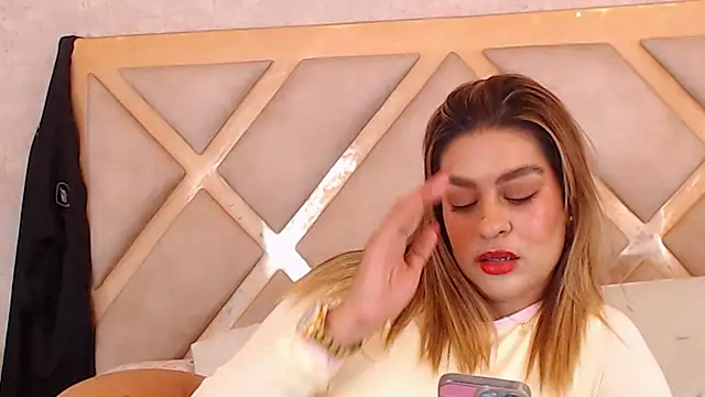 JoannaStanford live