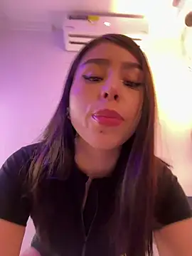Helena_Whaite live