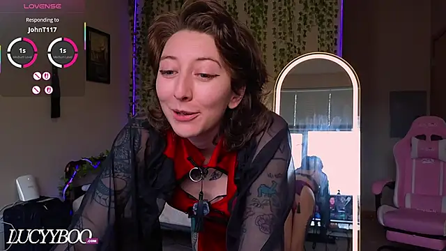 lovelylucyy live