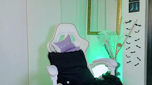Madison_Jackson live