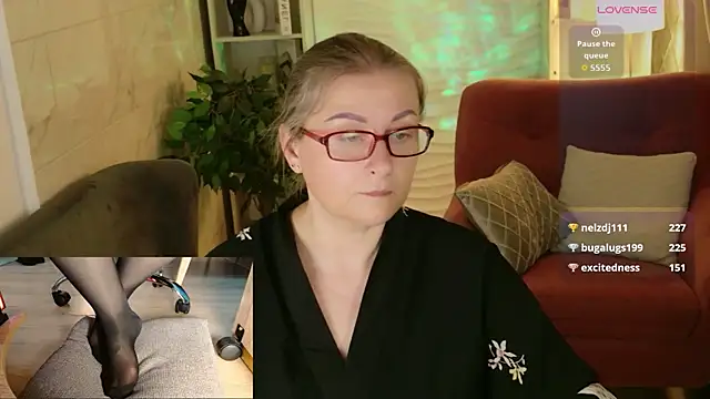 Alexandra_Kind live