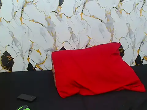 SnowyKitten33 live