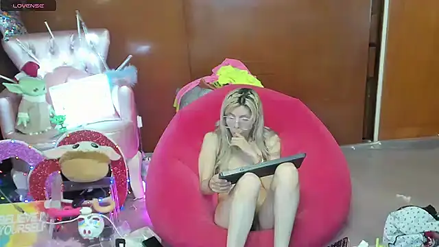 Skinygirl live