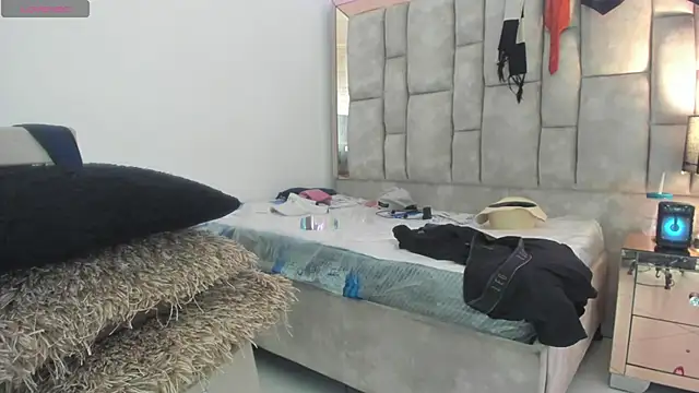 Titan_Moreno_ live