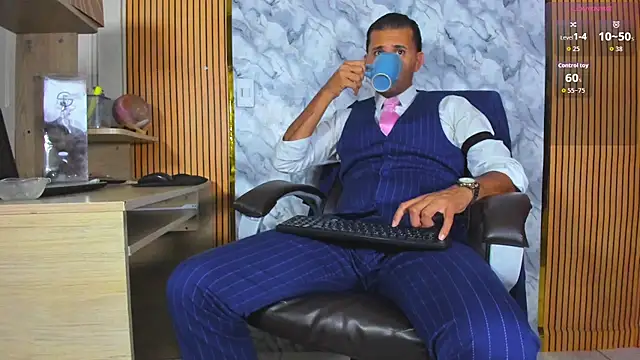 Hideintheoffice live