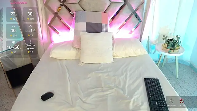MilaMonroeX live