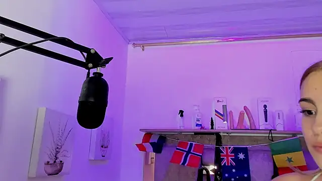 Natasha-Adams live