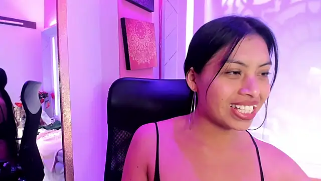 Chloe_Martini live