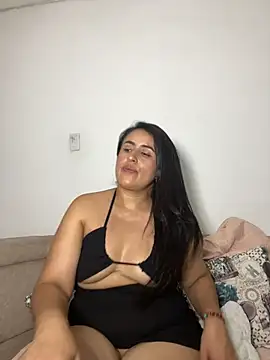 MADAMELUNAXXX live