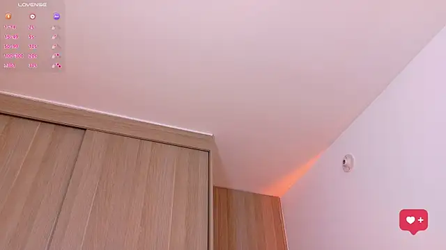 Kim_Vega1 live