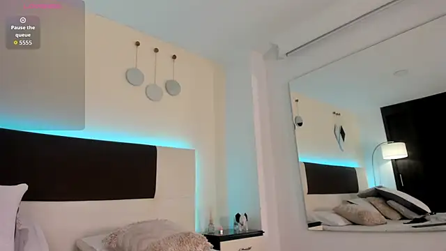 Sky_Loren live