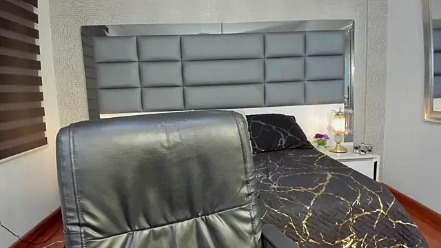 Mrs_Regina_clk live