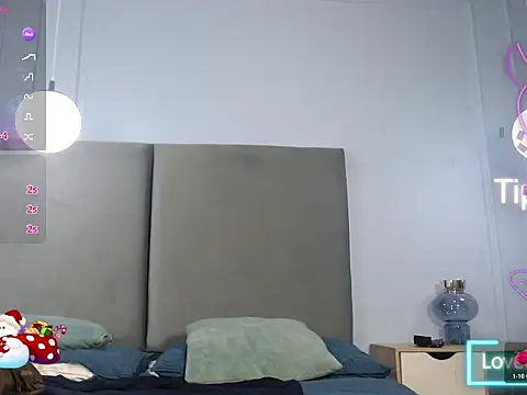 AlishaMonroe_ live