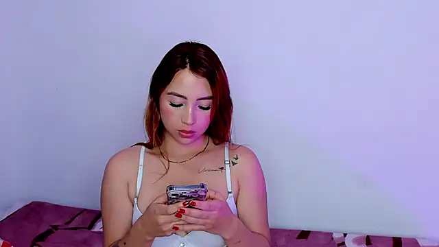 Chloe_Johnson_ live