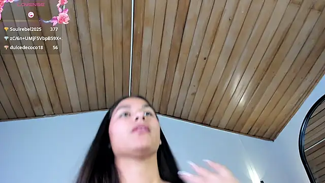 Layra_rous live