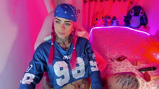 Megan_Robertss live