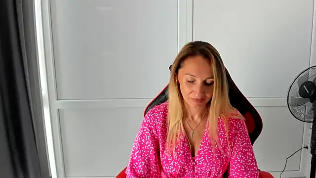 LilyDreamm live