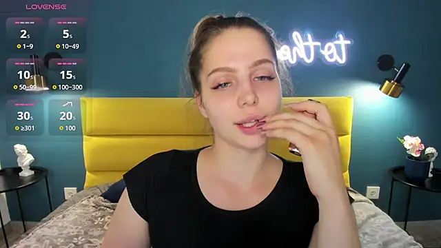 ReneeBlair live
