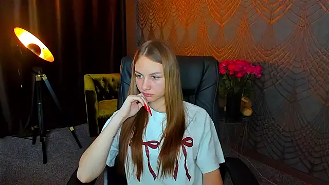 MilaAddams live