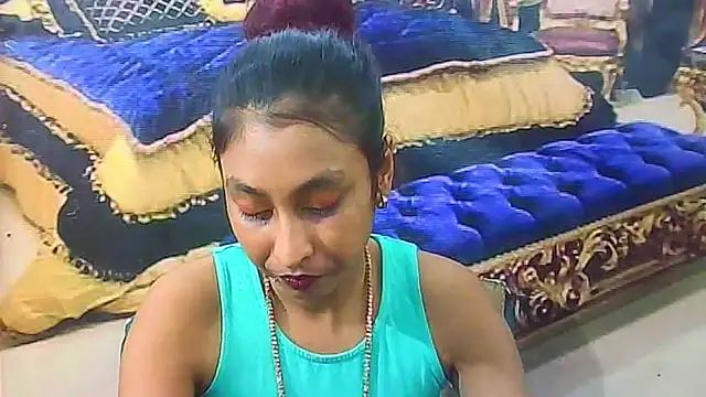 IndianSexyButt live